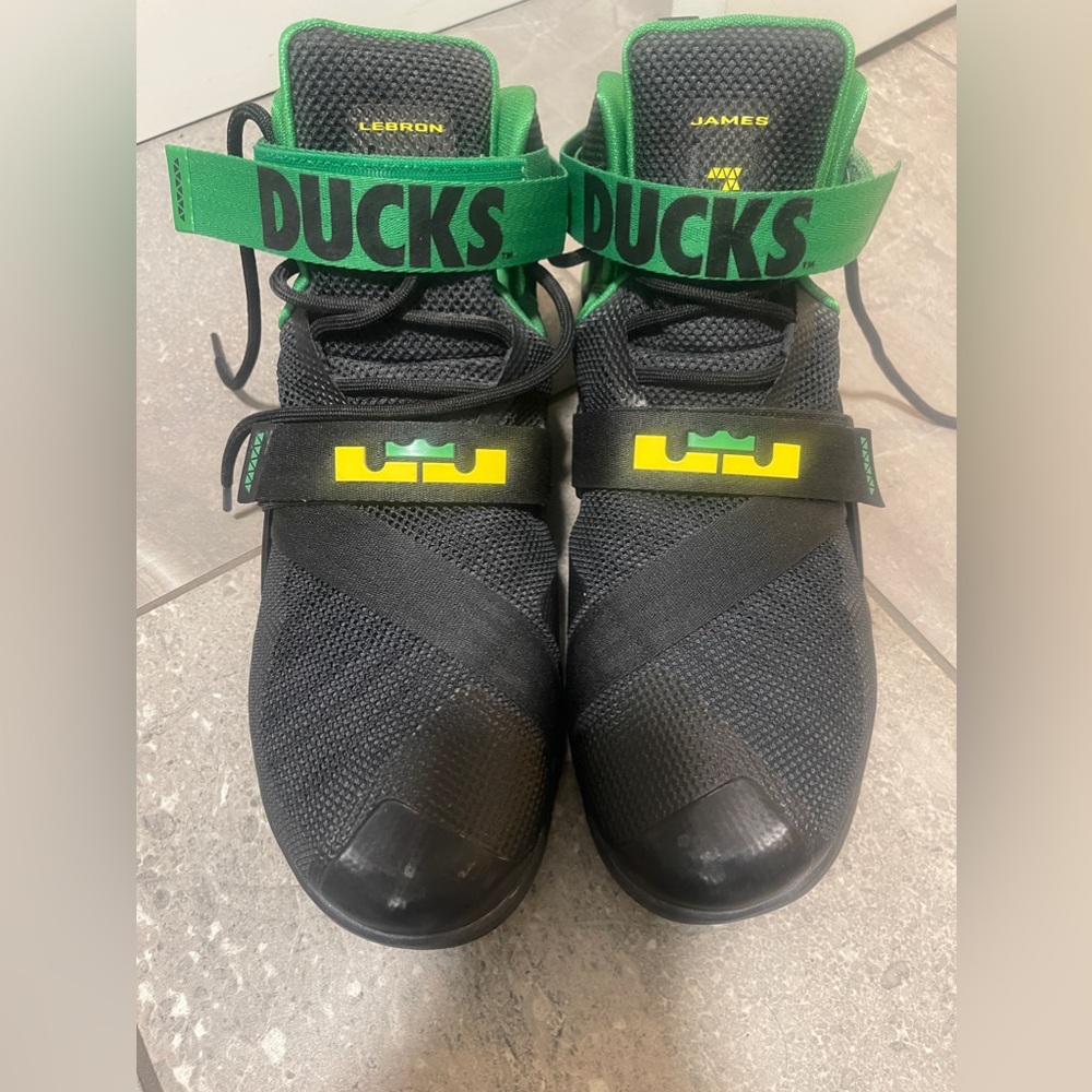 Zoom LeBron Soldier 9 Premium 'Oregon' size 11